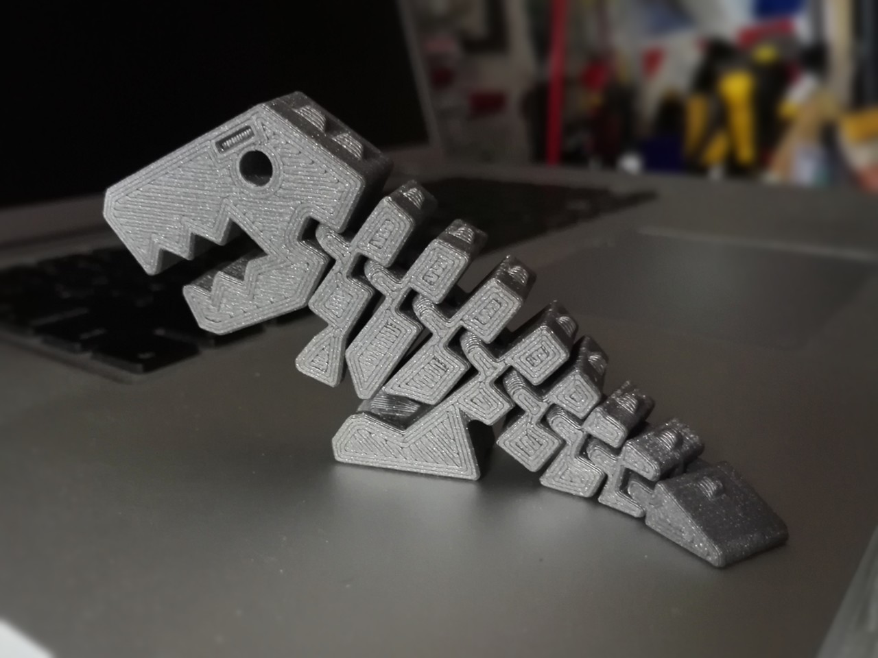 T-Rex articulé — exemple imprimé photographié par DrLex